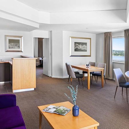 Novotel Perth Langley Екстер'єр фото