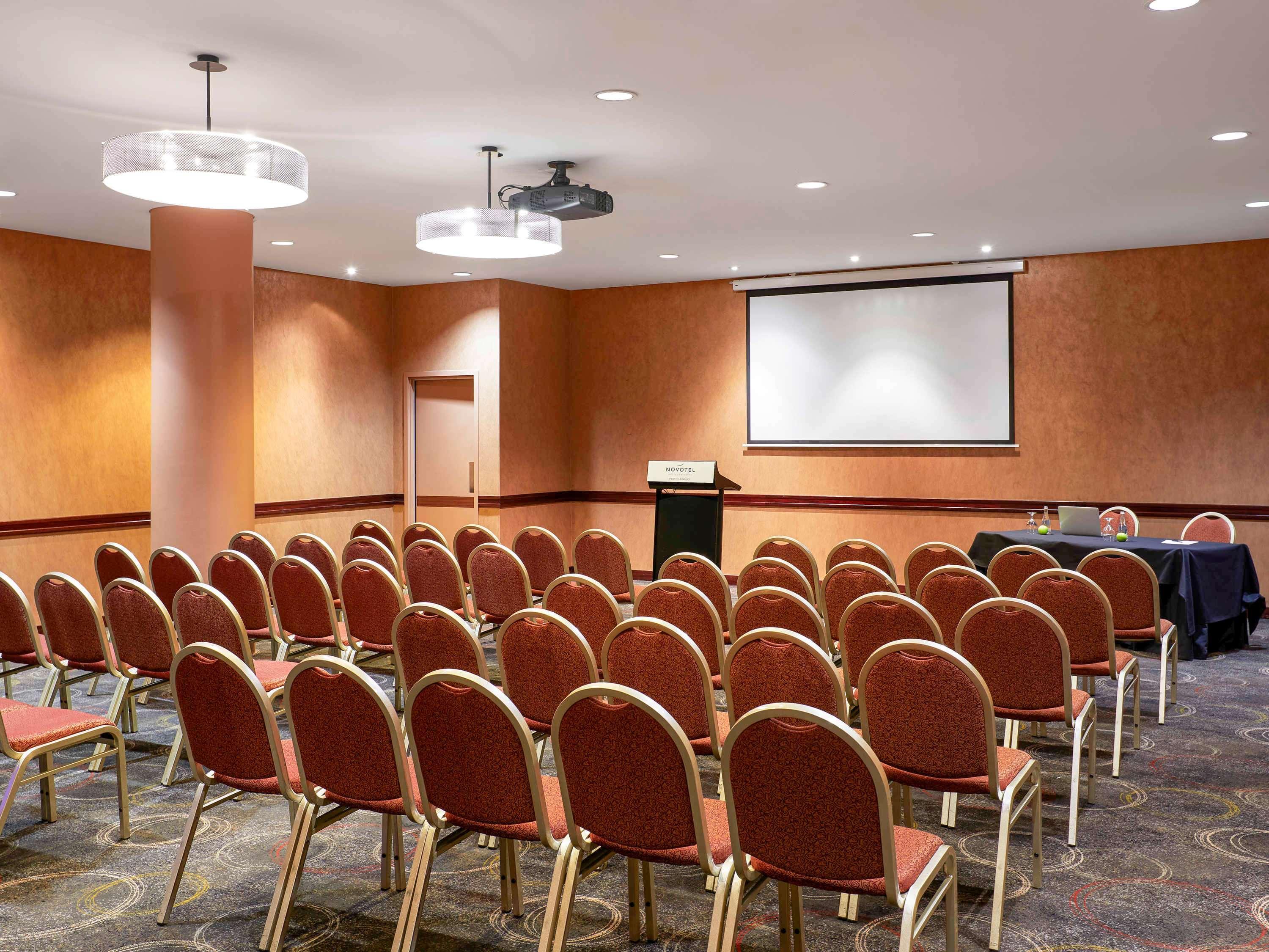 Novotel Perth Langley Екстер'єр фото
