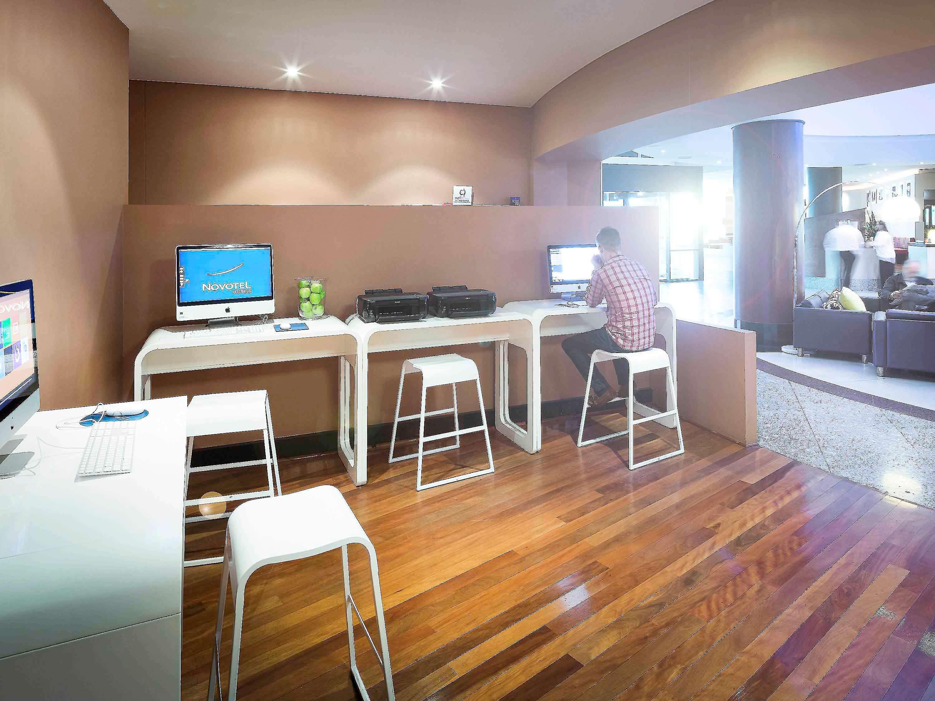 Novotel Perth Langley Екстер'єр фото
