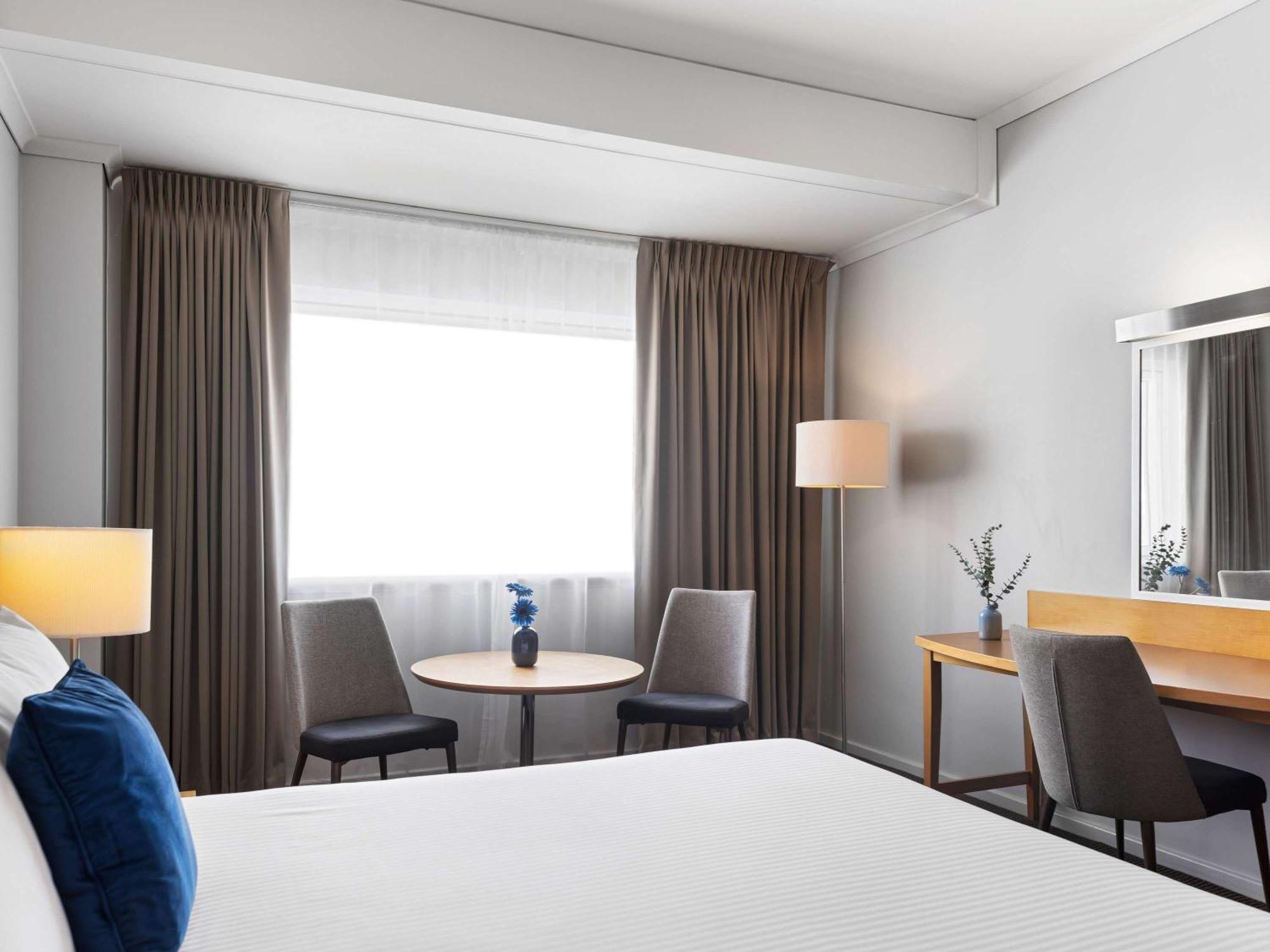 Novotel Perth Langley Екстер'єр фото