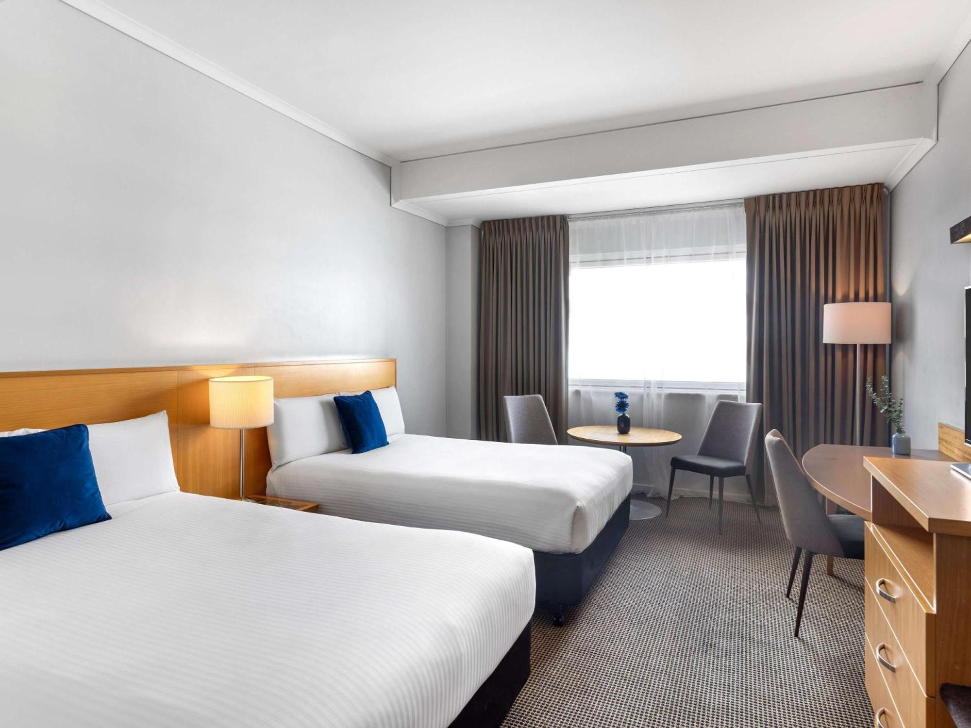 Novotel Perth Langley Екстер'єр фото