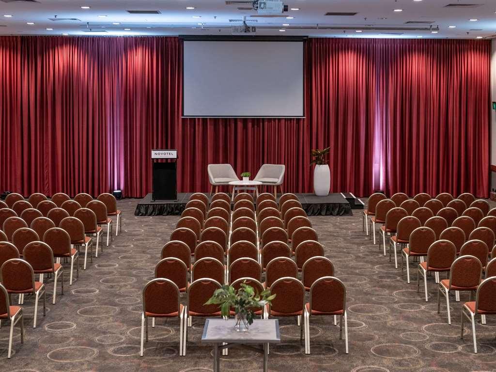 Novotel Perth Langley Зручності фото